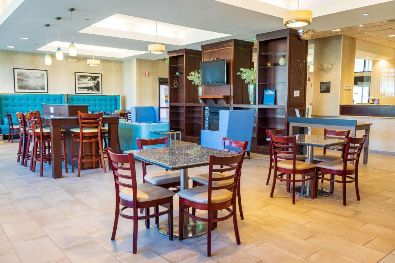 Comfort Inn & Suites Plainville-Foxboro المظهر الخارجي الصورة