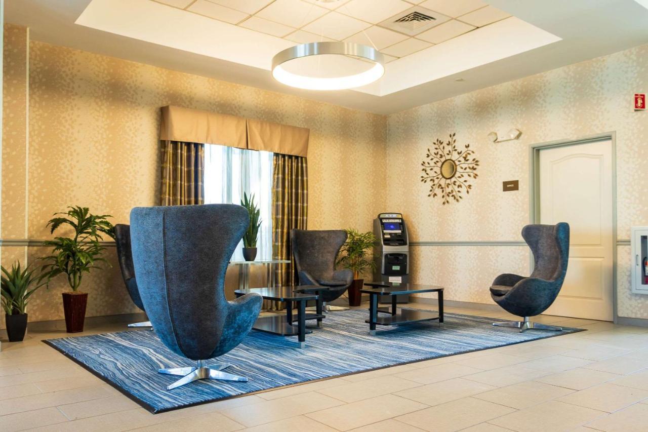 Comfort Inn & Suites Plainville-Foxboro المظهر الخارجي الصورة